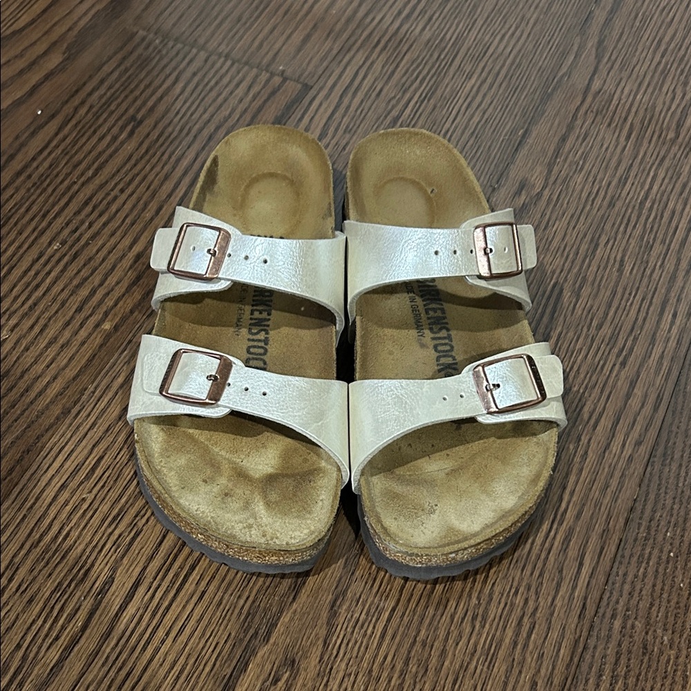 Birkenstock Cream shiny Arizona strappy sandals size 6